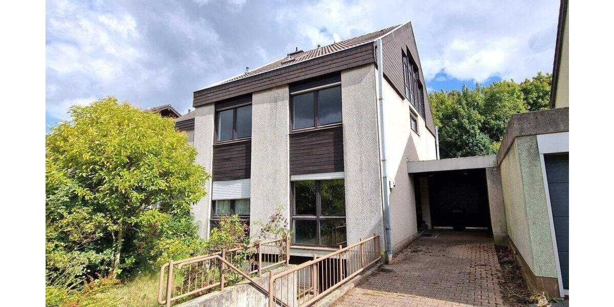 Großes, modernisierungsbedürftiges Einfamilienhaus mit 5 Schlafzimmern und drei Bädern in Richterich 7 zimmer