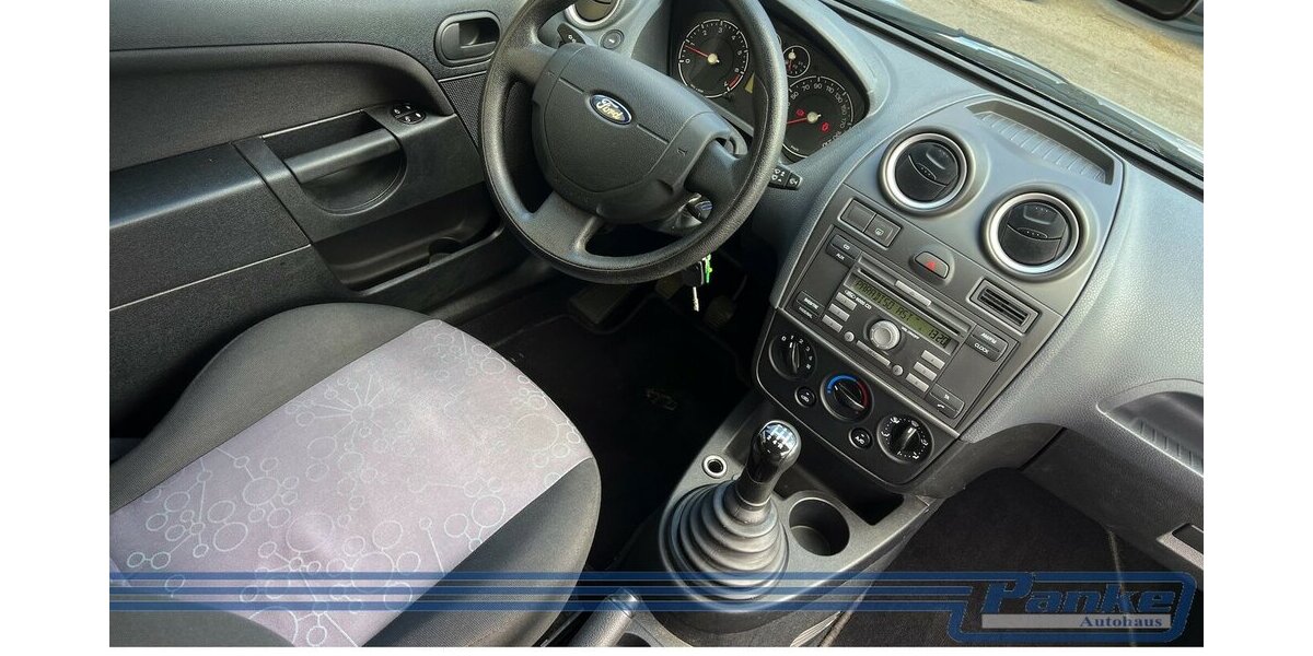 Ford Fiesta Ambiente 1.3*Radio/CD*AUX*Klima* 245.511 km 1.390 &euro; Berlin 13187