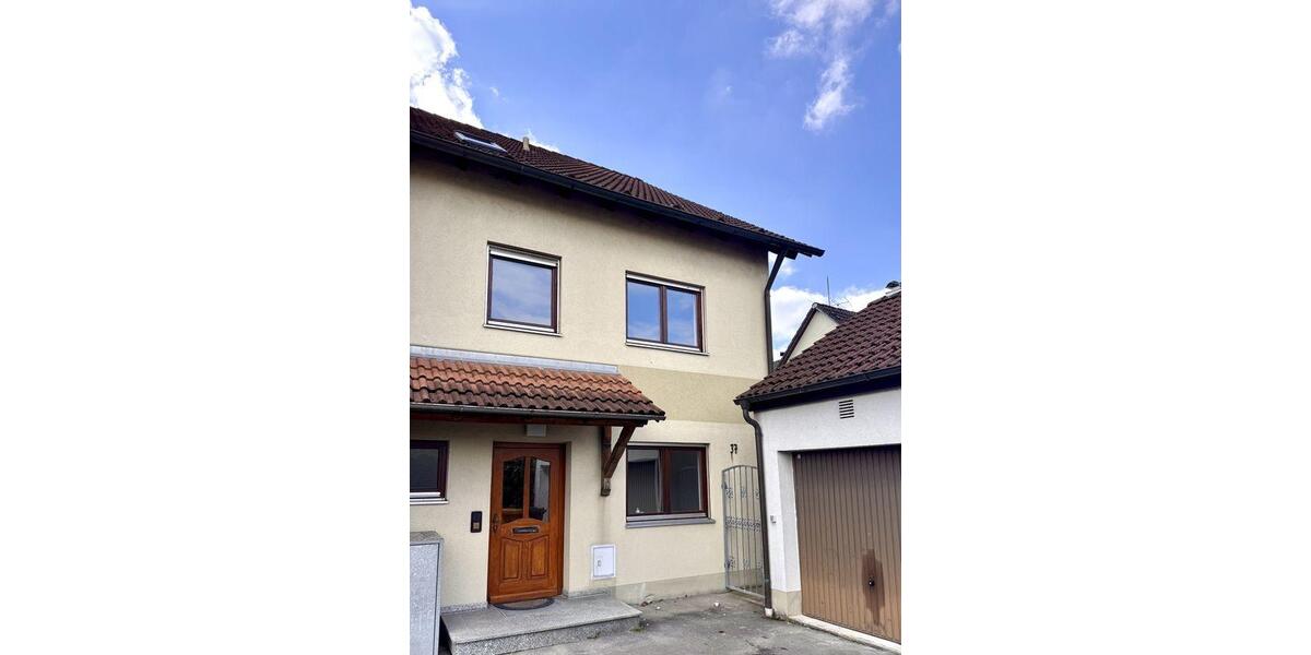 Doppelhaushälfte Augsburg Lechhausen - 6.5 Zimmer, 152 m&sup2;, 1.950&euro; | Angebot:26338323