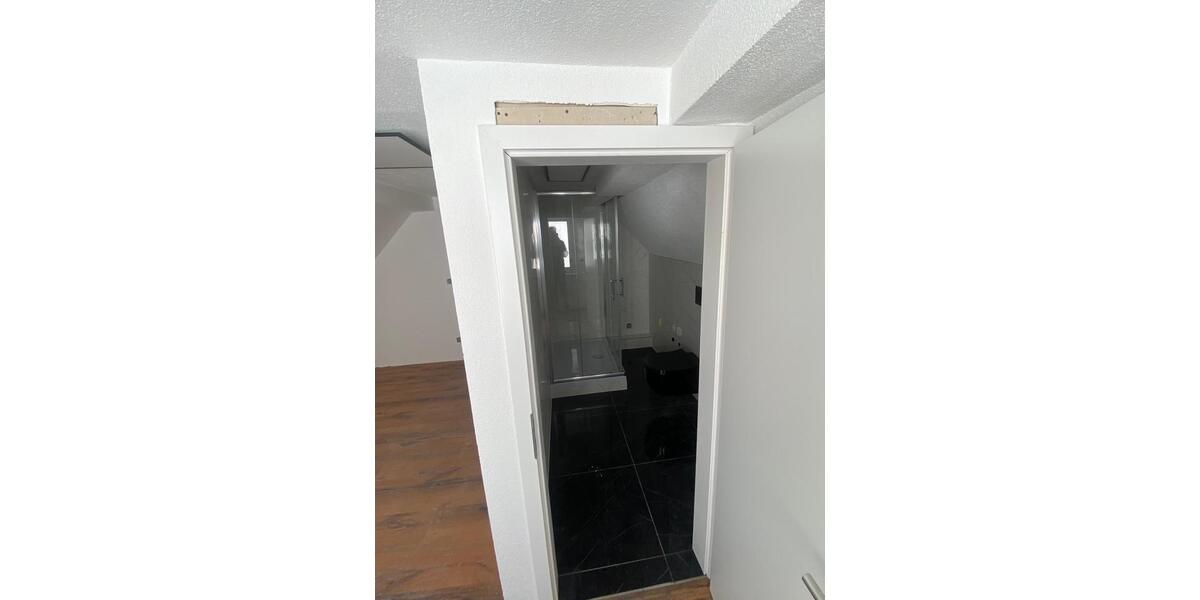 Dachgeschosswohnung ca 48 m2 mit Einbauküche 2 zimmer