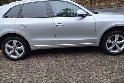 Audi Q5 282.000 km 9.990 &euro; Königswinter 53639