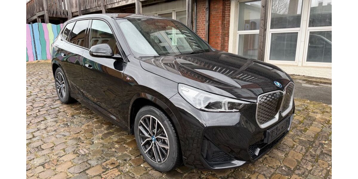BMW iX1 38.900 km 40.999 &euro; Düsseldorf 40589