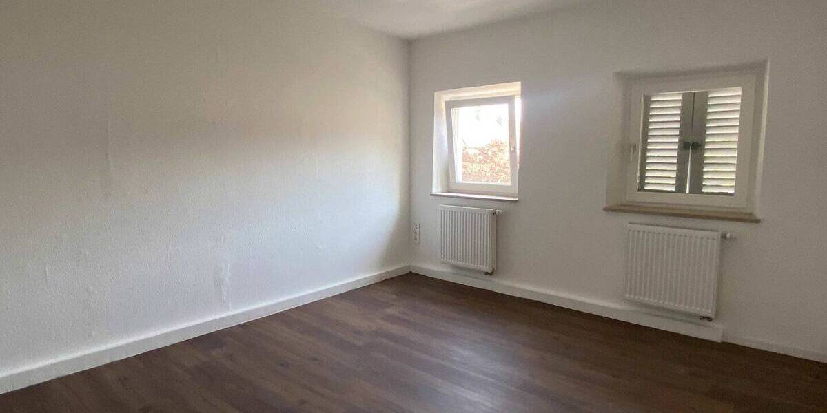 Reihenmittelhaus Nürnberg Röthenbach b Schweinau - 3 Zimmer, 100 m&sup2;, 1.250&euro; | Angebot:26797319