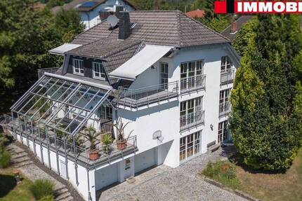 Luxuriöses Familienhaus mit herrlichem Fernblick in ruhiger Wohnlage!