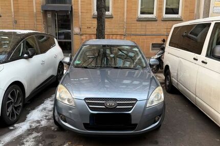 Kia ceed / Ceed 216.000 km 1.800 &euro; Berlin 10247