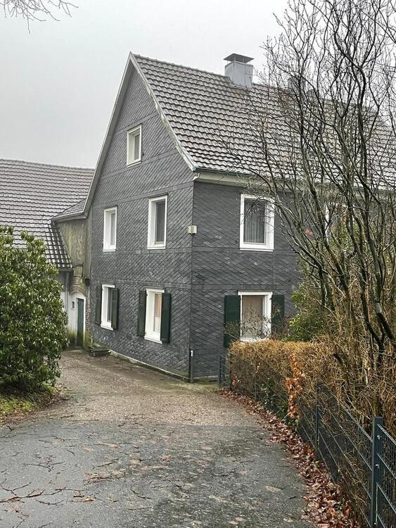 Wohnhaus mit landwirtschaftlichen Nebengebäuden zimmer