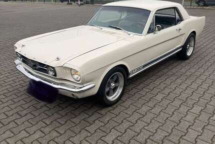 Ford Mustang 67.000 km 25.000 &euro; Dinslaken 46539