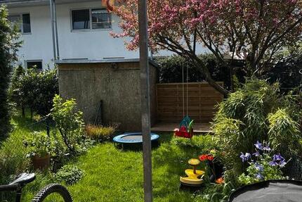 Schöne 3,5 Zimmer WHG mit Reihenhauscharakter