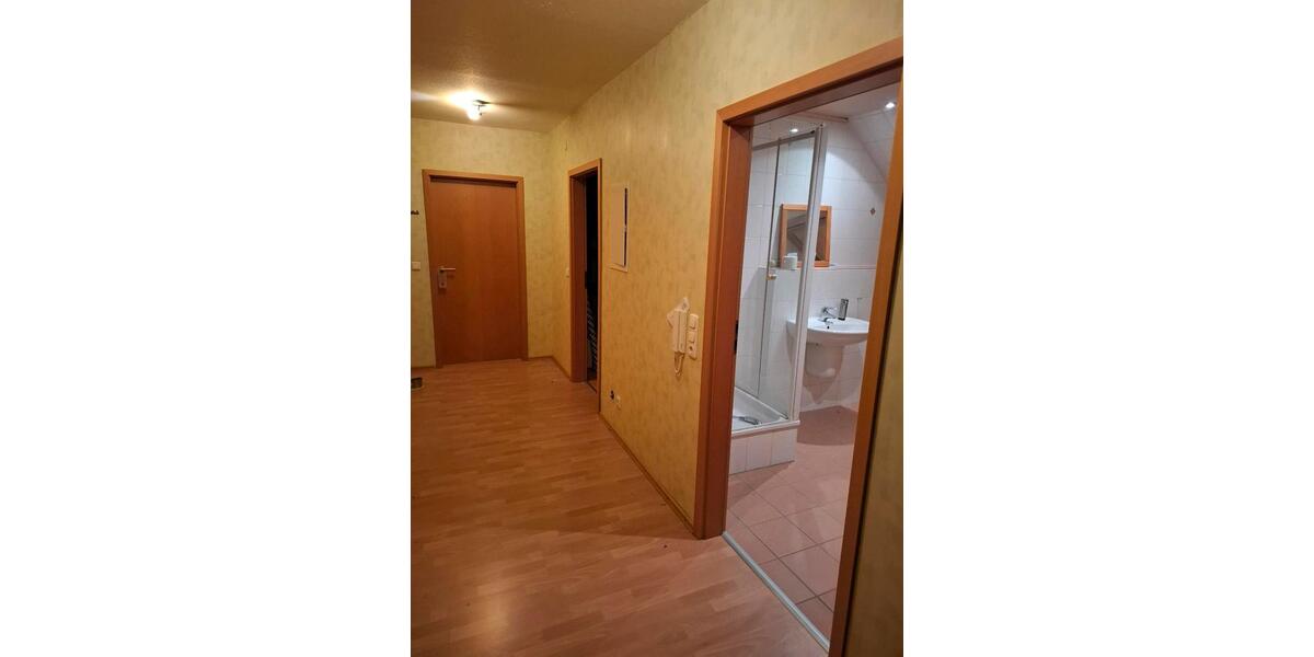 Dachgeschoßwohnung Nieheim - 4 Zimmer, 110 m&sup2;, 600&euro; | Angebot:25237057