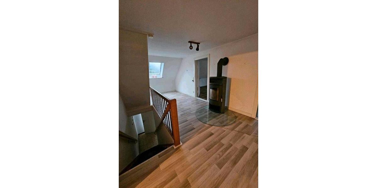 Dachgeschoßwohnung Süderlügum - 3 Zimmer, 65 m&sup2;, 900&euro; | Angebot:26379518