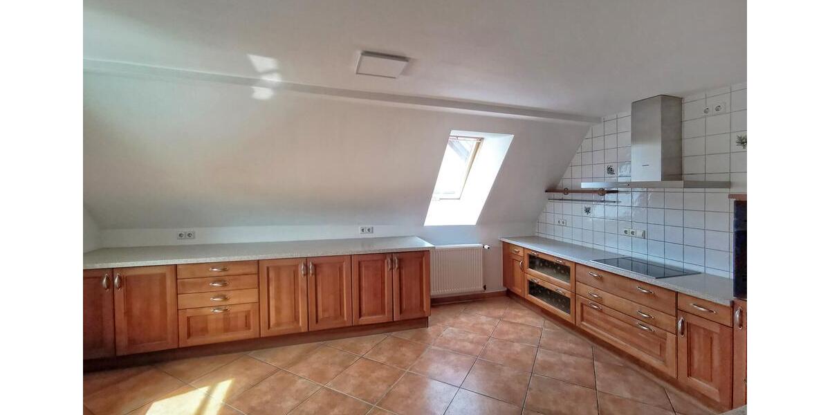 Dachgeschoßwohnung Hartheim am Rhein - 5 Zimmer, 132 m&sup2;, 1.584&euro; | Angebot:25106805