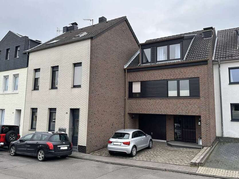 Haus zum Kaufen in Eschweiler 580.000 € 280 m²