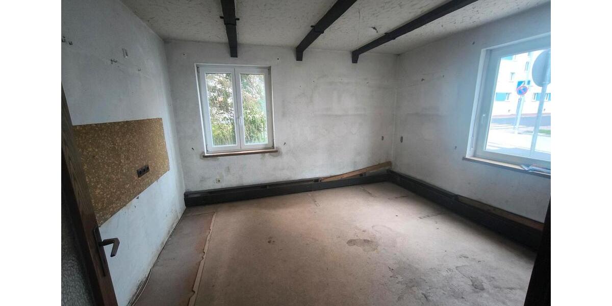 Einfamilienhaus Waldsassen - 6 Zimmer, 180.000&euro; | Angebot:21813445