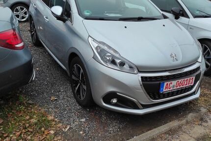 Peugeot 208 77.000 km 11.000 &euro; Düren 52349