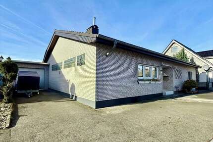 Haus zum Kaufen in Schloß Holte-Stukenbrock 424.900 € 126 m² 4 zimmer