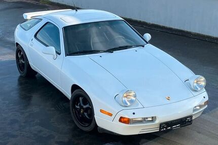 Porsche 928