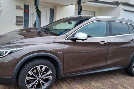 INFINITI QX30 108.000 km 15.000 &euro; Oberhausen 46145