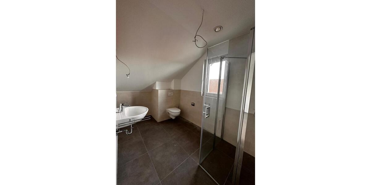 Dachgeschoßwohnung Borchen - 2.5 Zimmer, 89 m&sup2;, 1.150&euro; | Angebot:26311854