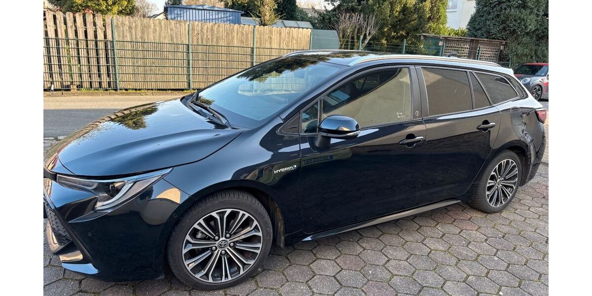Toyota Corolla 54.200 km 21.390 &euro; Dortmund 44379