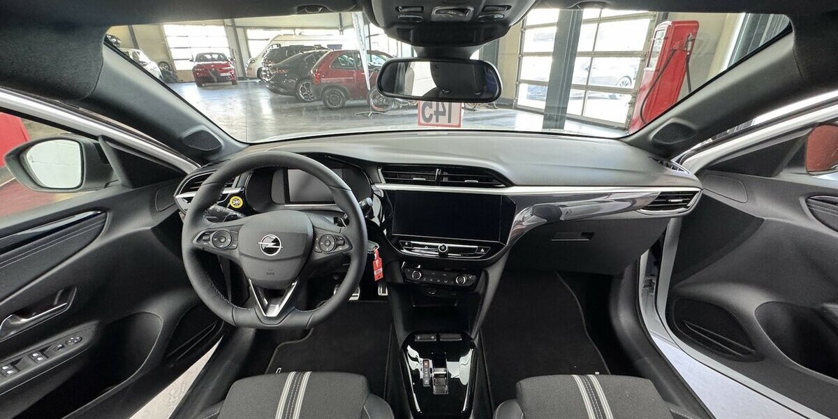 Opel Corsa GS 1.2 Turbo 1.Hand Sitzheizung Carplay 8.600 km 18.679 &euro; Lich 35423