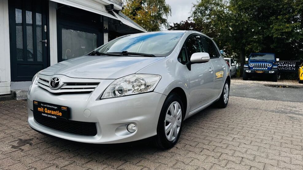 Toyota Auris 83.496 km 8.999 € Berlin 12347