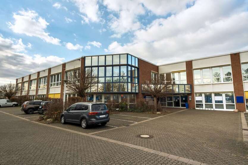 Büro in Troisdorf 613,69 € 28.17 m²
