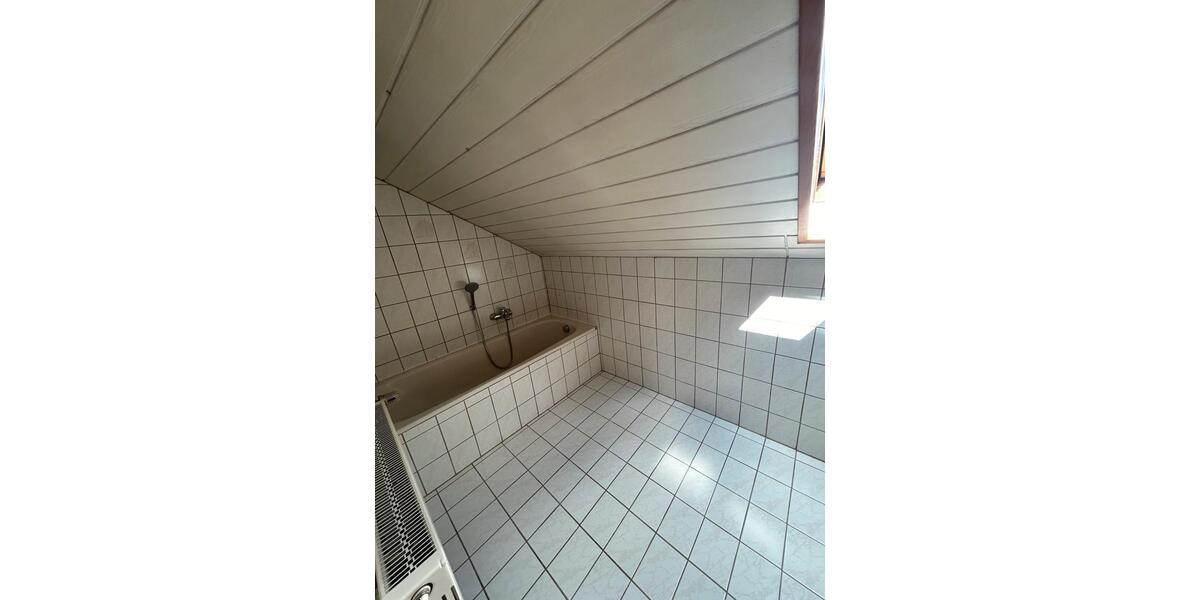Etagenwohnung Mitteleschenbach - 5 Zimmer, 120 m&sup2;, 850&euro; | Angebot:26215565
