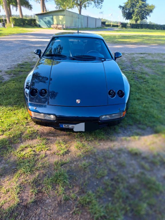 928