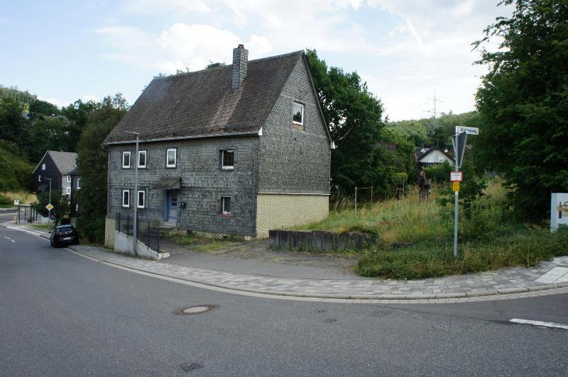 ** EFH MIT VIEL PLATZ UND GRUNDSTÜCK MIT ALTEM BAUMBESTAND- ** - Einfamilienhaus Mudersbach Birken | Angebot:27141941