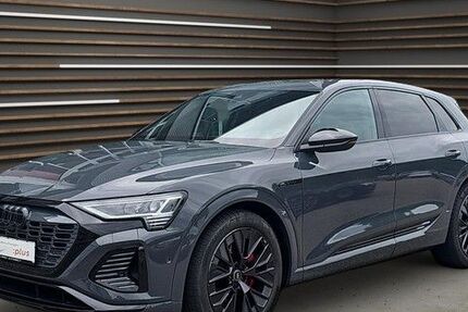Audi Q8 e-tron 21.700 km 52.480 € Schwäbisch Gmünd 73527