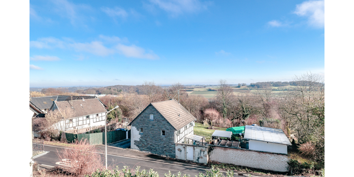 Ein- oder Zweifamilienhaus mit vielseitigen Nutzungsmöglichkeiten *provisionsfrei* - Zweifamilienhaus Königswinter | Angebot:25115228