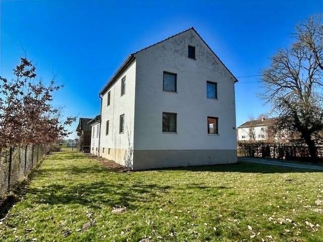 Einfamilienhaus Hengersberg - 10 Zimmer, 143 m&sup2;, 210.000&euro; | Angebot:25438052