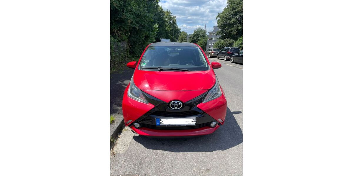Toyota Aygo (X) 87.000 km 5.790 &euro; Remscheid 42897