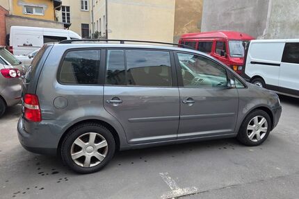VW Touran 199.085 km 2.490 &euro; Berlin 10585