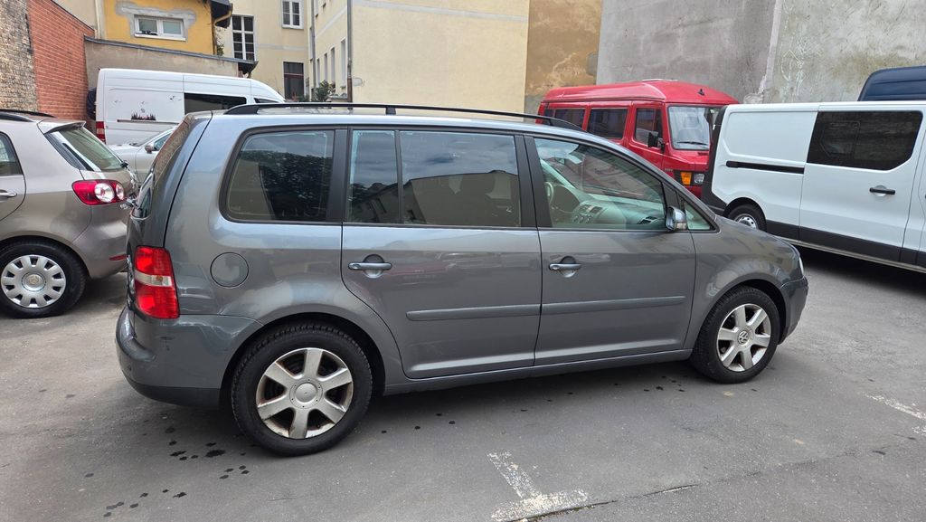 VW Touran 199.085 km 2.490 &euro; Berlin 10585