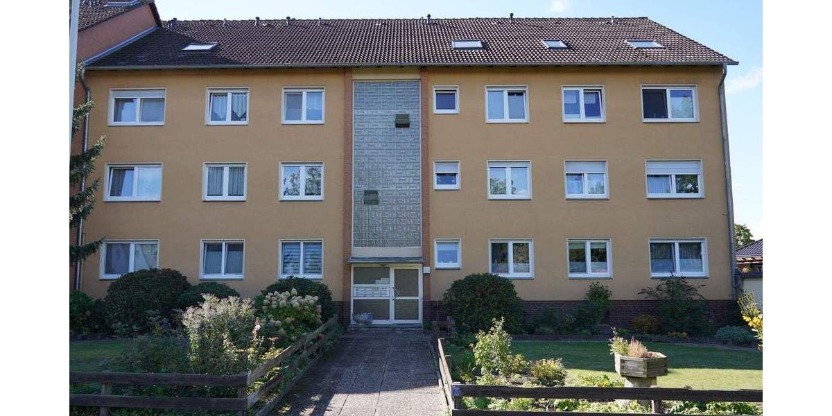 * Modern saniertes Objekt in Hämelerwald * - großzügige 3,5-Zimmer-Wohnung mit Loggia 3 zimmer