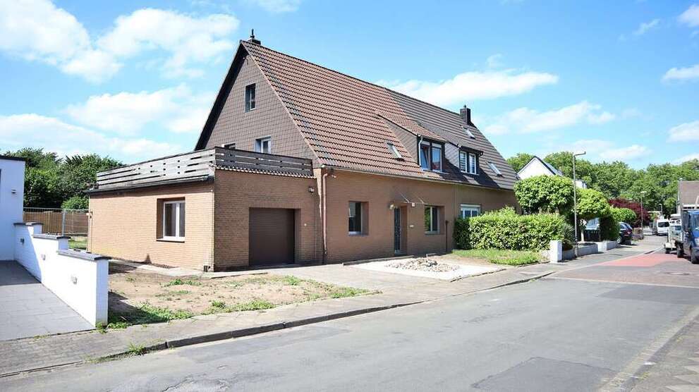 Haus zum Kaufen in Düsseldorf 829.000 € 201 m²