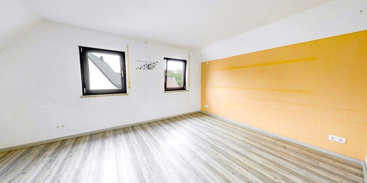 Mehrfamilienhaus, Wohnhaus Erlangen / Frauenaurach Frauenaurach - 7 Zimmer, 179 m&sup2;, 549.000&euro; | Angebot:25262689