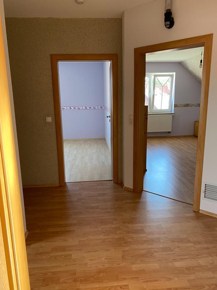 Einfamilienhaus mit EinliegerWohnung. Provision frei.