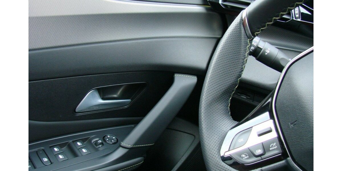 Peugeot 308 1.5 BlueHDi GT Premium ACC LED AHK Pano Focal 14.551 km 28.980 &euro; Falkensee 14612