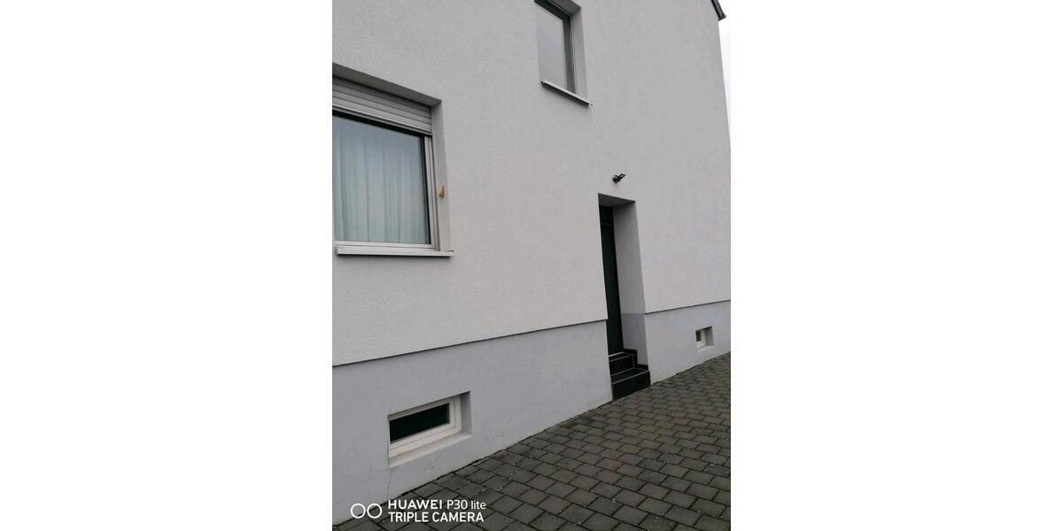 Helle 3-Zimmer-Wohnung + Küche + Bad zu vermieten. 3 zimmer