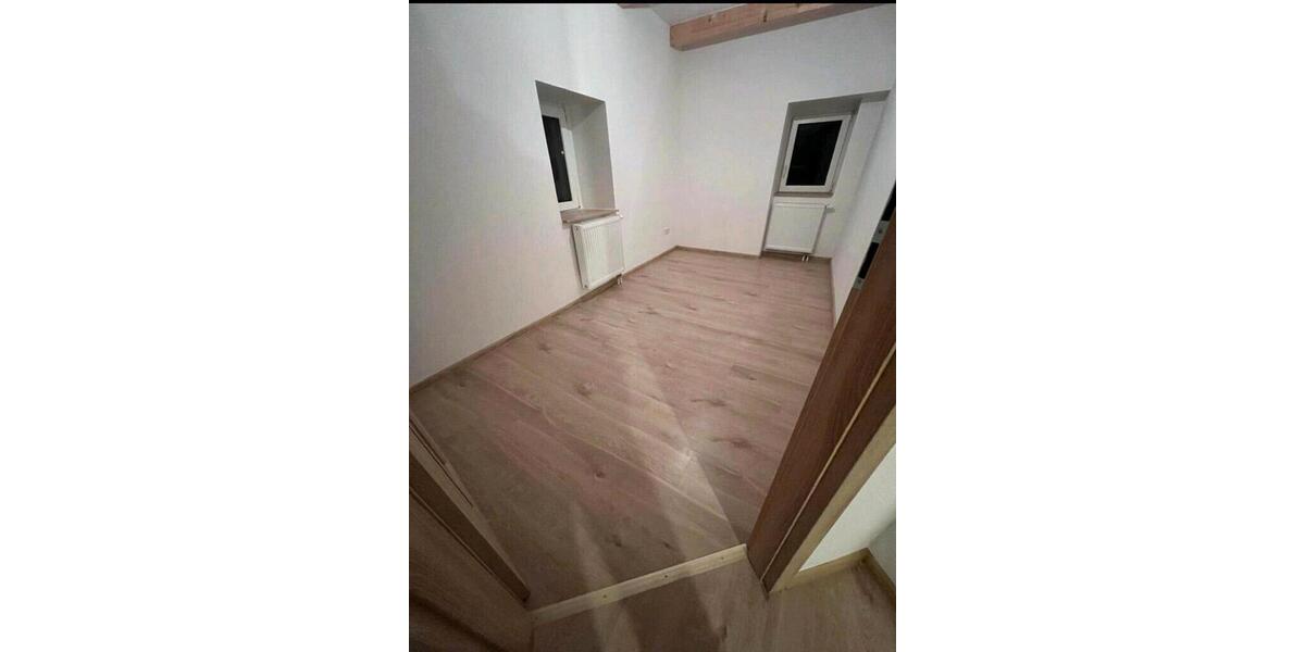 Einfamilienhaus Weißenfels - 8 Zimmer, 200 m&sup2;, 200.000&euro; | Angebot:26821685