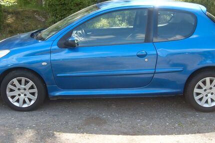 Peugeot 206 172.800 km 2.375 &euro; Gräfenhainichen 06773