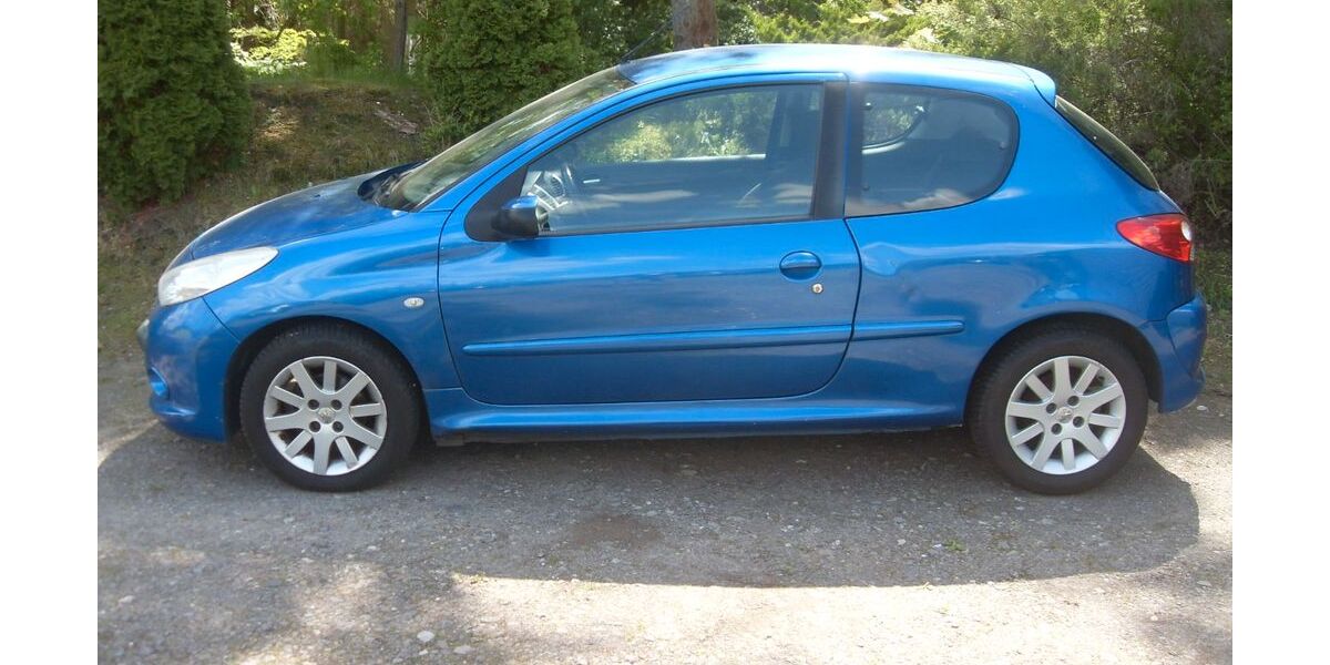 Peugeot 206 172.800 km 2.375 &euro; Gräfenhainichen 06773
