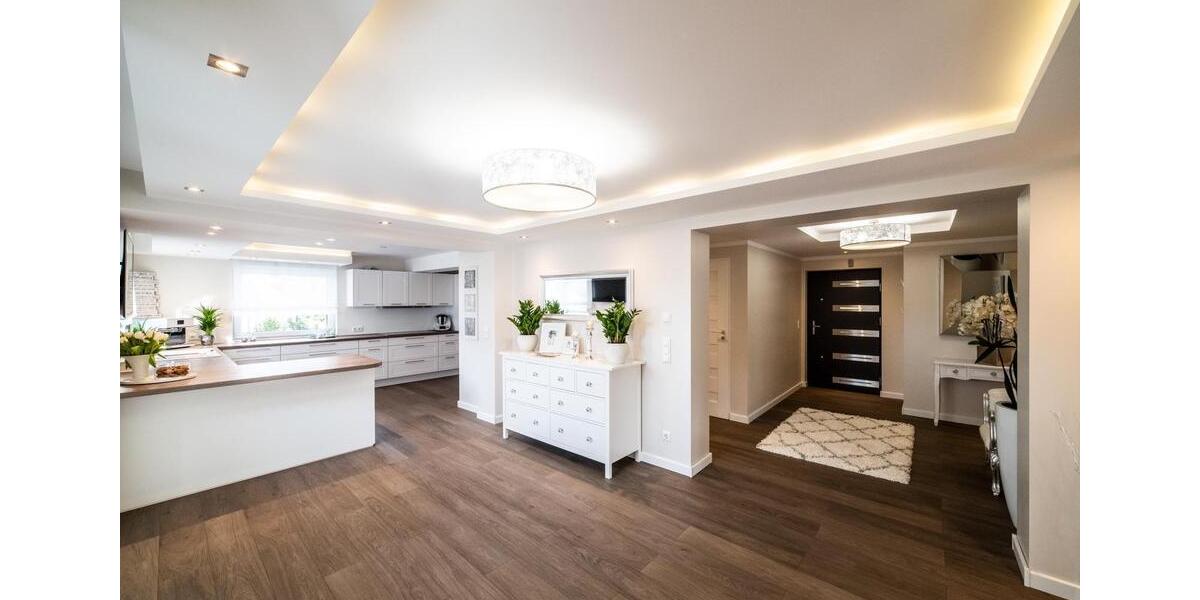 Einfamilienhaus Holzminden - 9 Zimmer, 230 m&sup2;, 2.700&euro; | Angebot:26253737