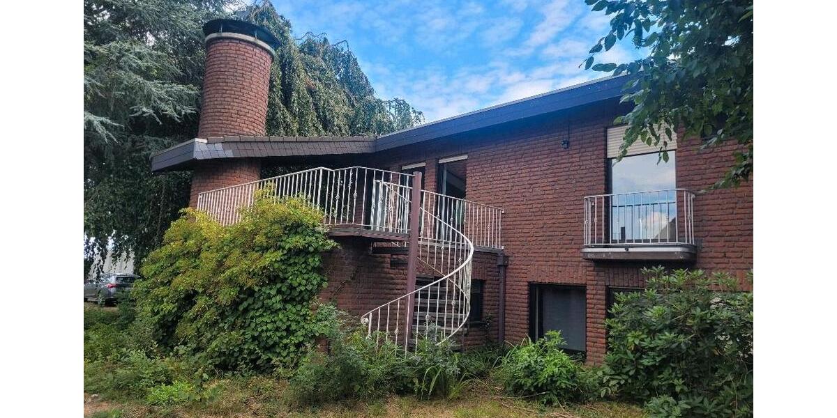 Villa Kerken - 12 Zimmer, 442 m&sup2;, 3.300&euro; | Angebot:25384163