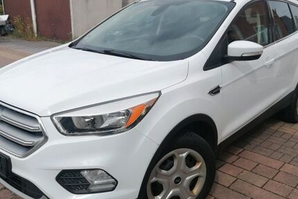 Ford Kuga 292.335 km 4.555 &euro; Baden-Baden 76534