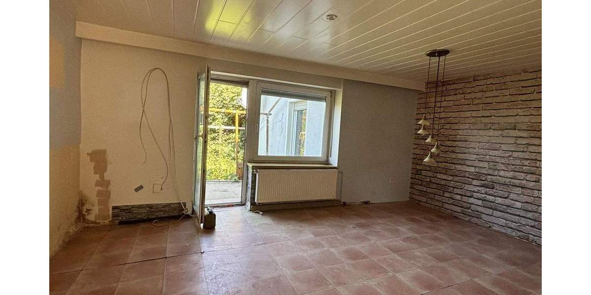 Einfamilienhaus Wackersdorf - 6 Zimmer, 130 m&sup2;, 245.000&euro; | Angebot:25674585