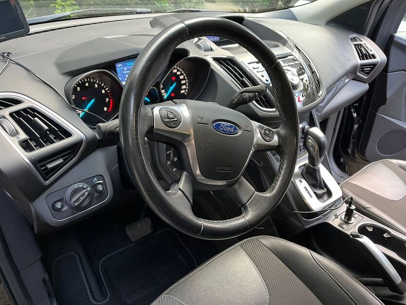 Ford Kuga 100.000 km 14.000 € Stuttgart 70437