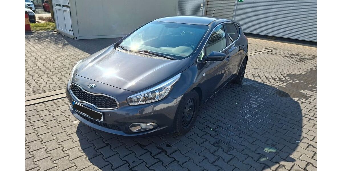 Kia ceed / Ceed 110.000 km 7.500 &euro; Burgthann 90559